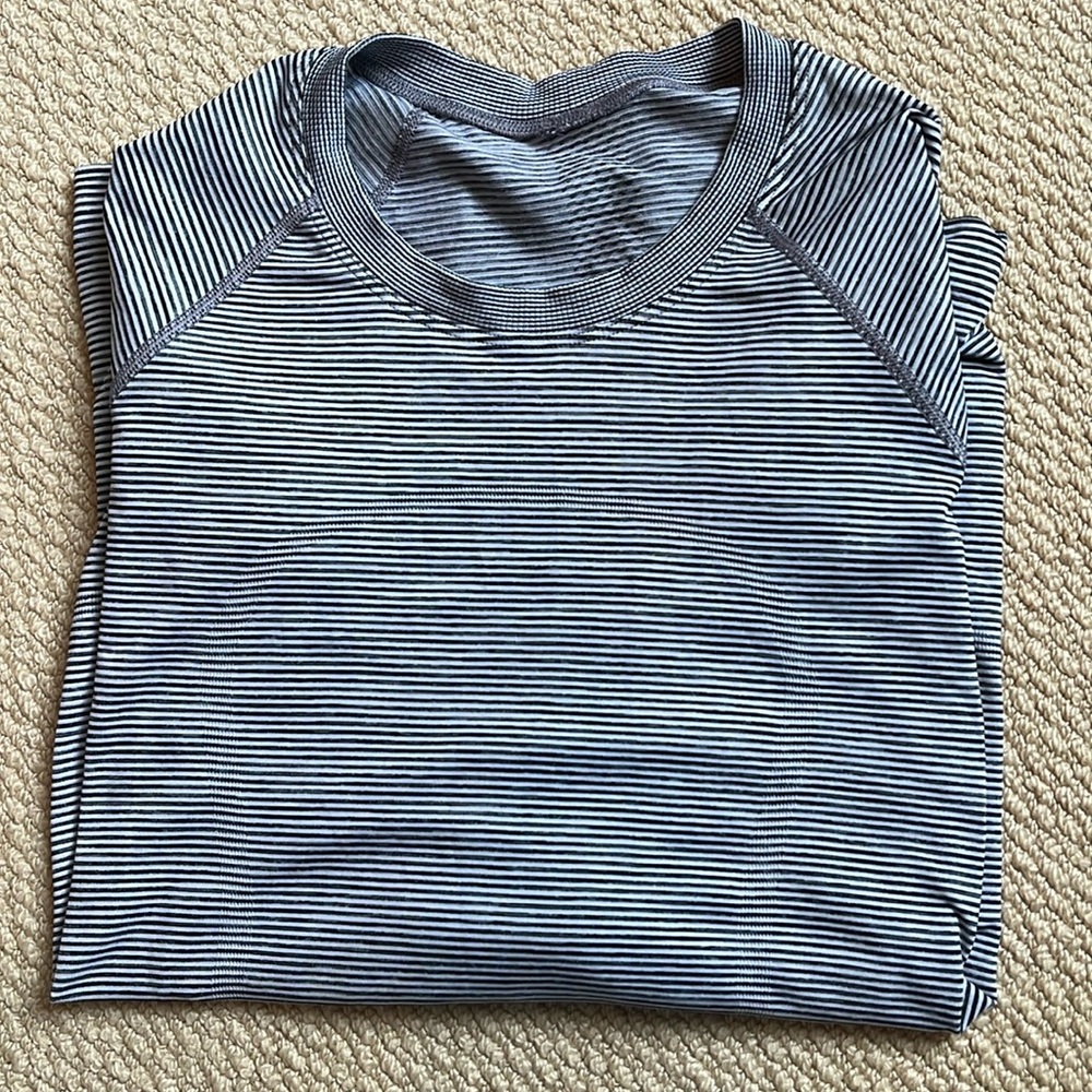 Lululemon swiftly tech long sleeve shirt